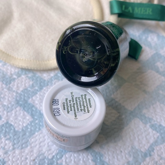 LA MER - Picture 3 of 3